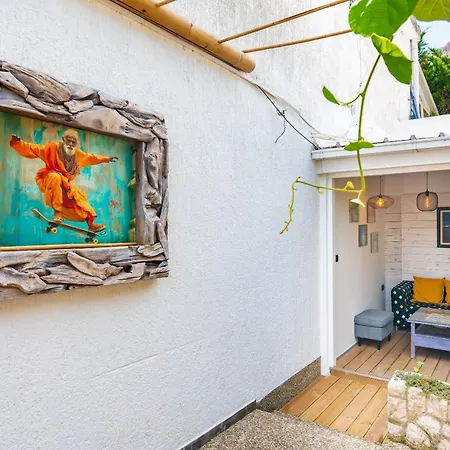 Apartment Dreamland