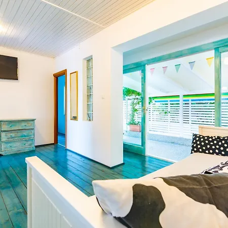 Apartment Dreamland *